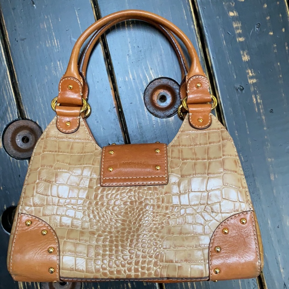 Michael Kors Brown Croc-Embossed Shoulder Bag - Picture 2 of 11